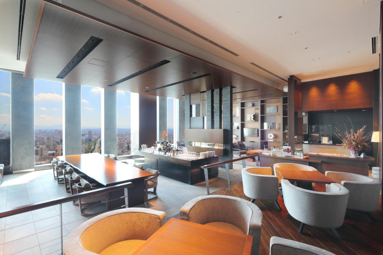 Nagoya Prince Hotel Sky Tower Экстерьер фото The Club at the top of the building