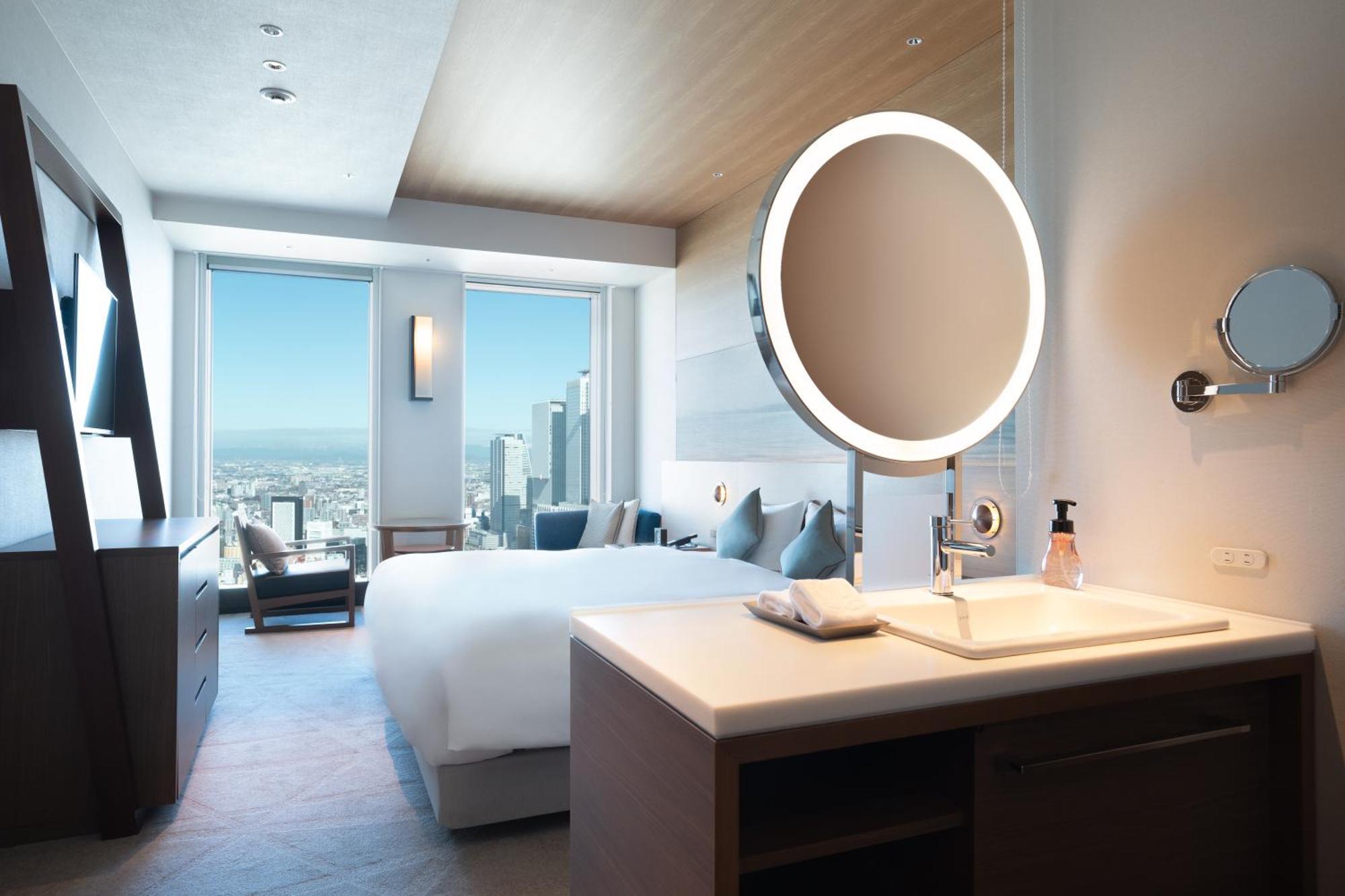 Nagoya Prince Hotel Sky Tower Экстерьер фото A guest room at the hotel